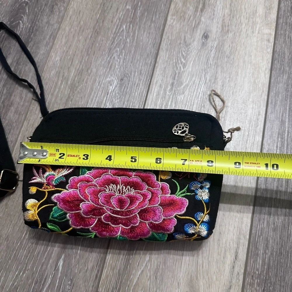 🛍️Embroidered  mini crossbody bag or hand bag. Both side have the zipper pocket